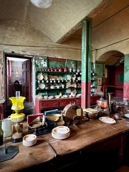 china_plates_inside.jpg ( Lissadell china plat) china plates inside