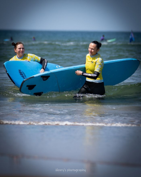 surfing_-_walking_with_boards.jpg ( Surfing - Walking wi) surfing walking with boards